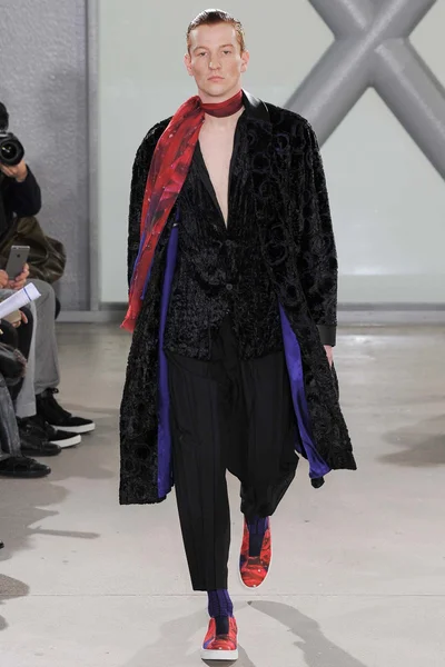 Look 27